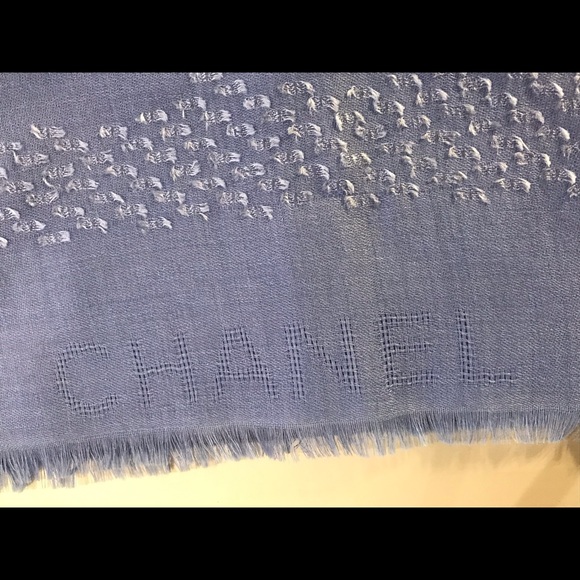 Chanel silk scarf - Picture 2 of 2